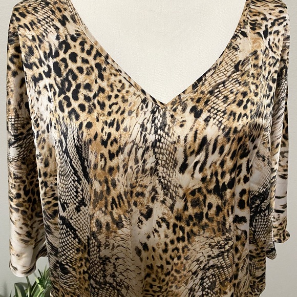 Chico’s Plus Size 3 Animal Print V-Neck Blouse - Picture 4 of 13